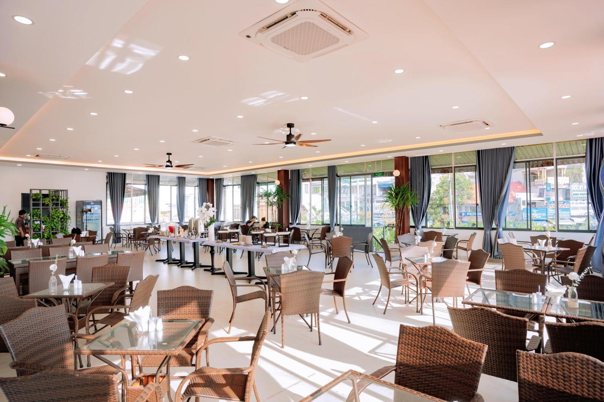 Song Tien Hotel Mỹ Tho Exterior foto